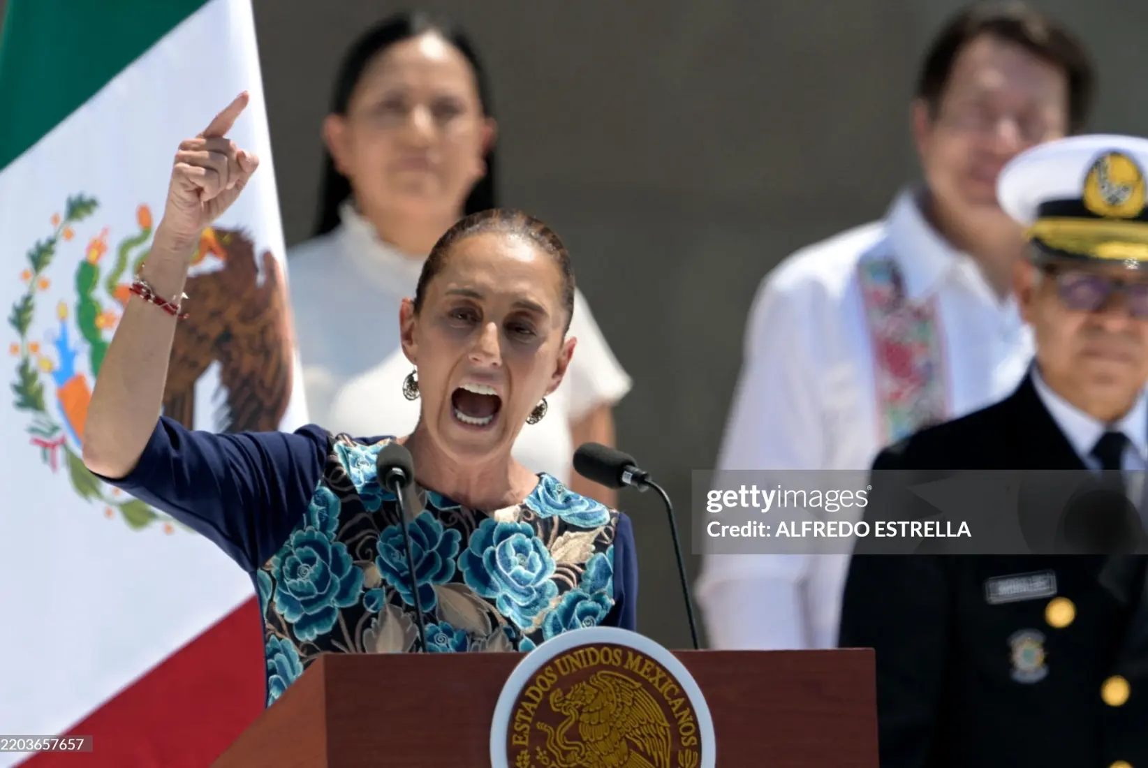 ¿MORENA SE REVELA CONTRA INICIATIVA DE SHEINBAUM?